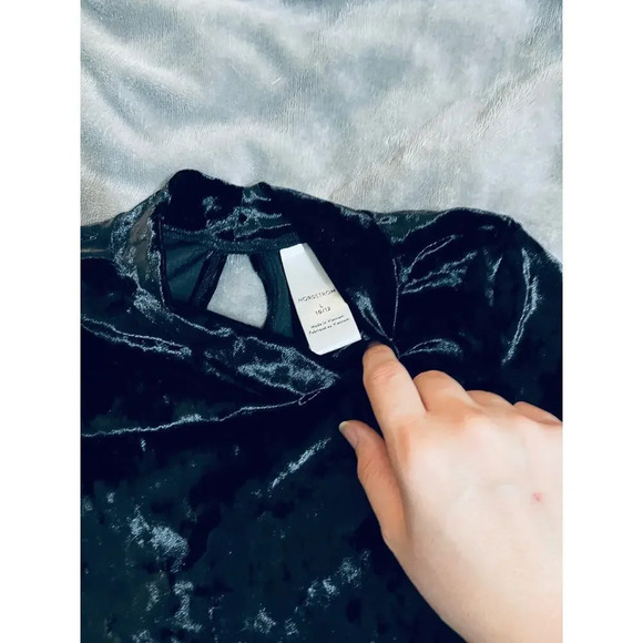 NWOT Nordstrom SZ L 10/12 Black Velvet High Neck Short Sleeve Shirt Top Key Hole - Picture 4 of 4